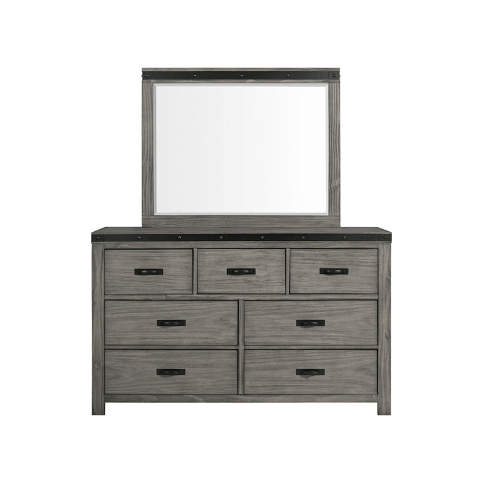 Wade - 7-Drawer Dresser