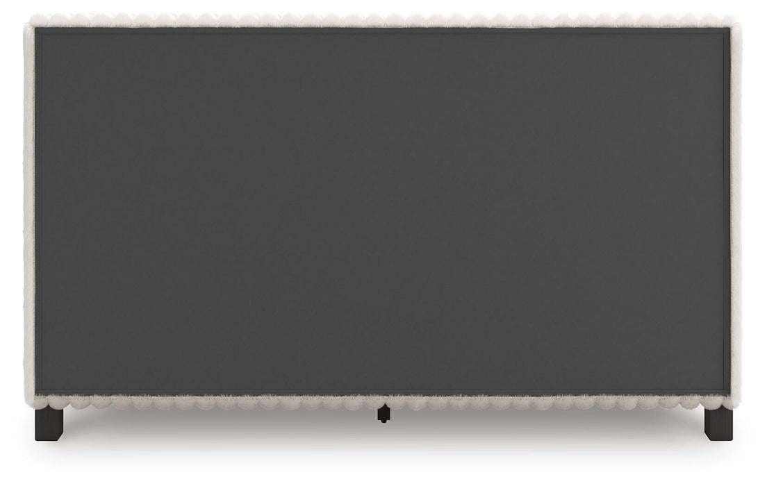 Zuraleus Queen Upholstered Bed