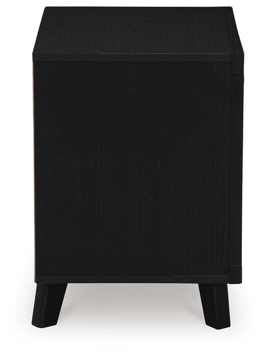 Danziar King Panel Bed, Dresser, Mirror and Nightstand