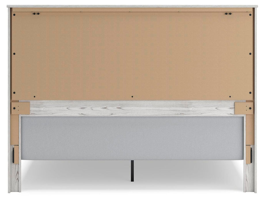 Gerridan King Panel Bed with Mirrored Dresser
