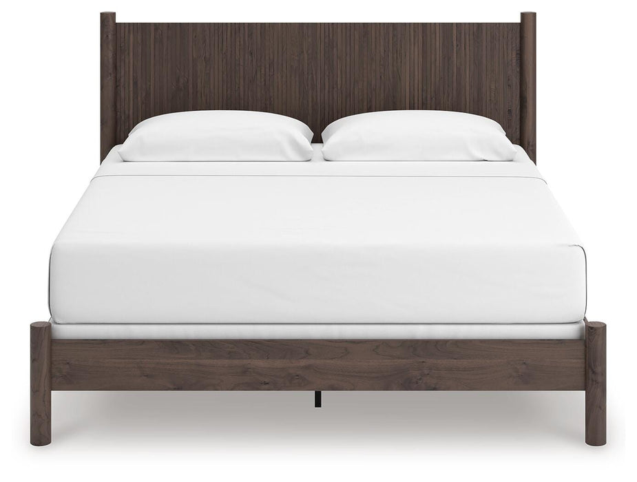 Pamytta King Panel Bed, Dresser, Mirror and Nightstand