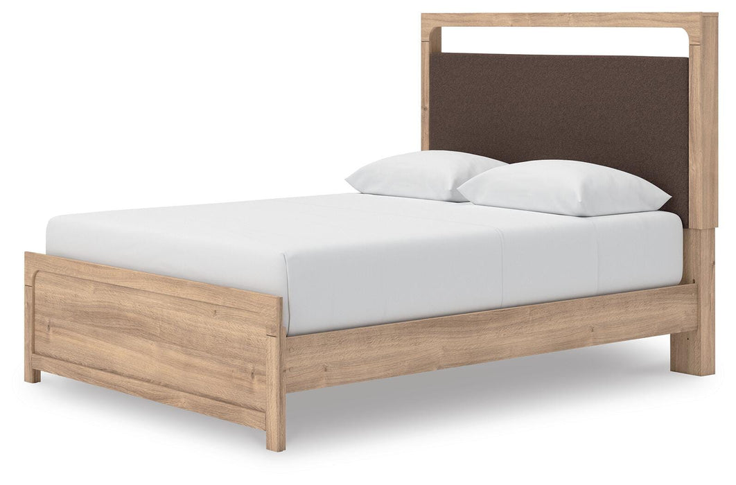 Kinlanni Queen Upholstered Platform Bed, Dresser, Mirror and Nightstand