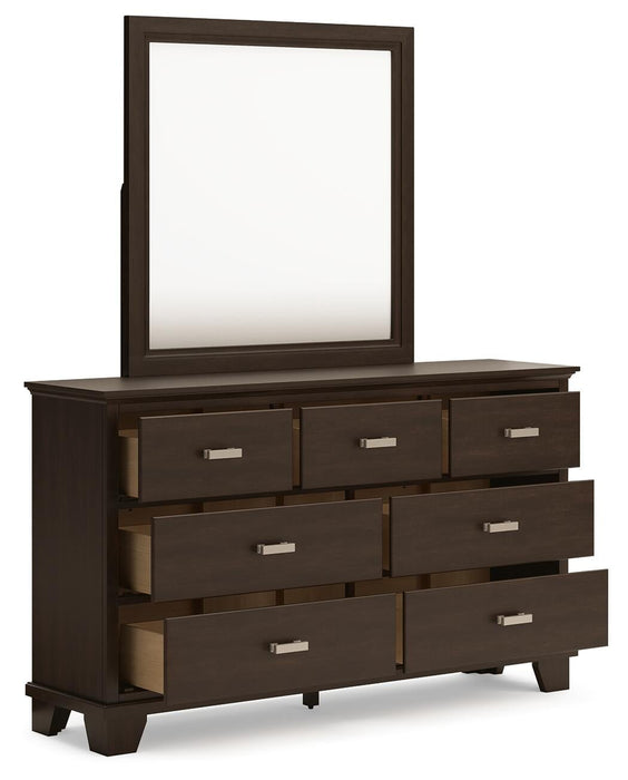 Covetown California King Panel Bed with Mirrored Dresser and Nightstand