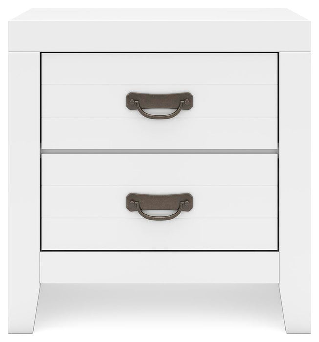 Binterglen King Panel Bed with Mirrored Dresser and Nightstand