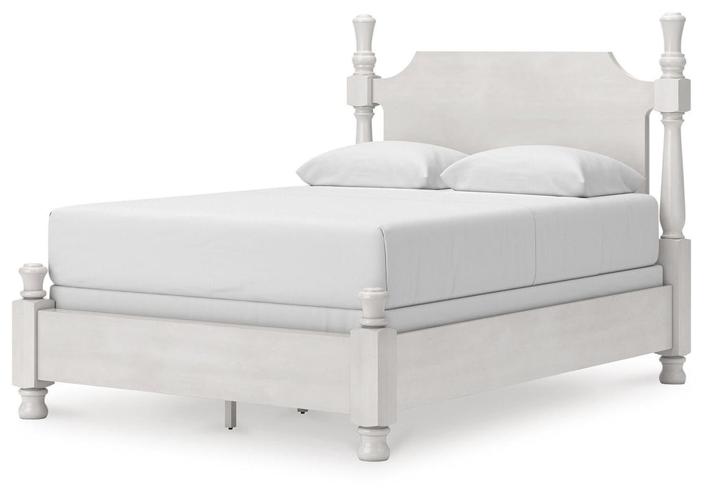 Chadworth Queen Poster Bed, Dresser, Mirror and Nightstand